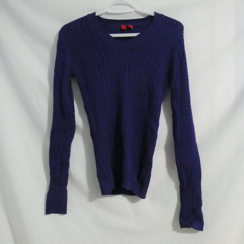 ESPRIT, size small, V-neck sweater